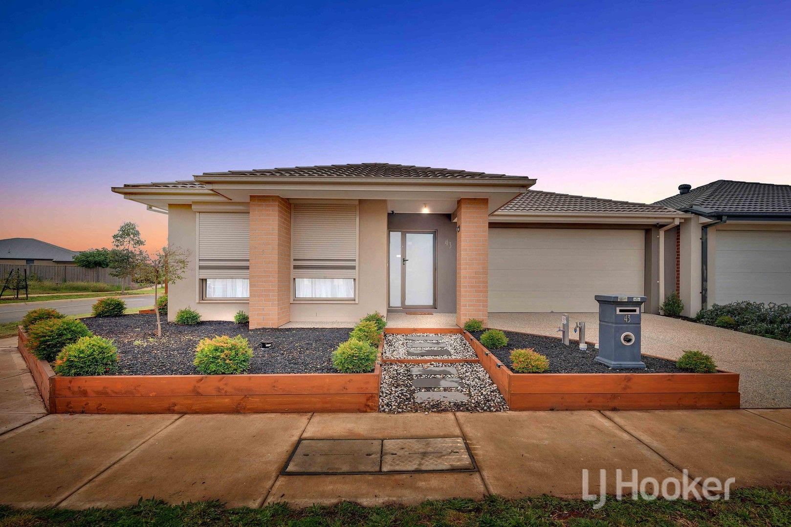 43 Stockport Crescent, Thornhill Park VIC 3335, Image 0