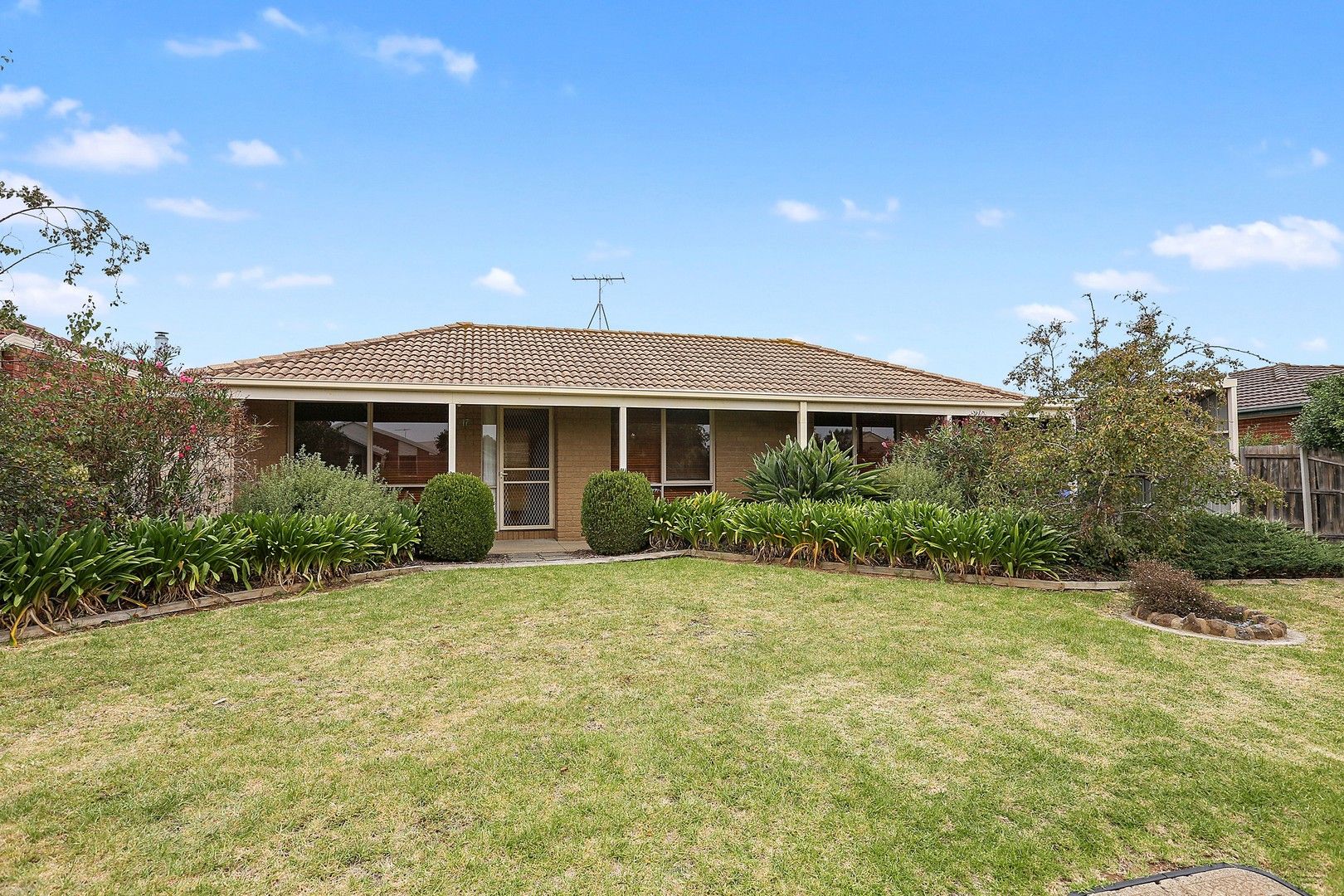 3 bedrooms House in 17 Kantara Crescent LARA VIC, 3212
