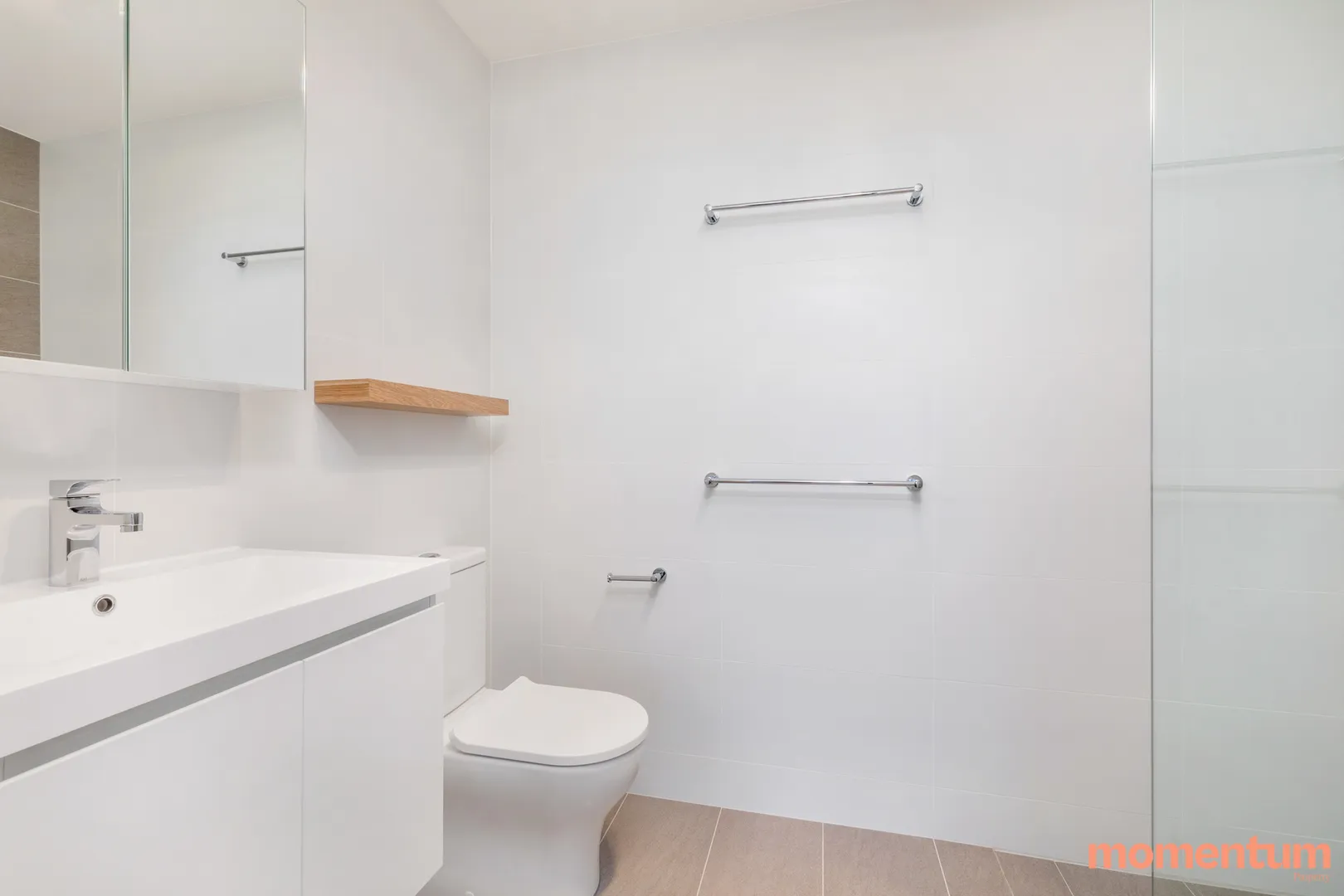 STUNNING TWO BEDROOM APARTMENT - View 6