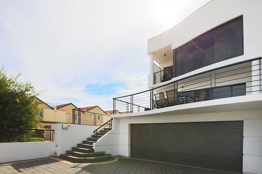 3 bedrooms House in 30 SCARBOROUGH BEACH ROAD SCARBOROUGH WA, 6019