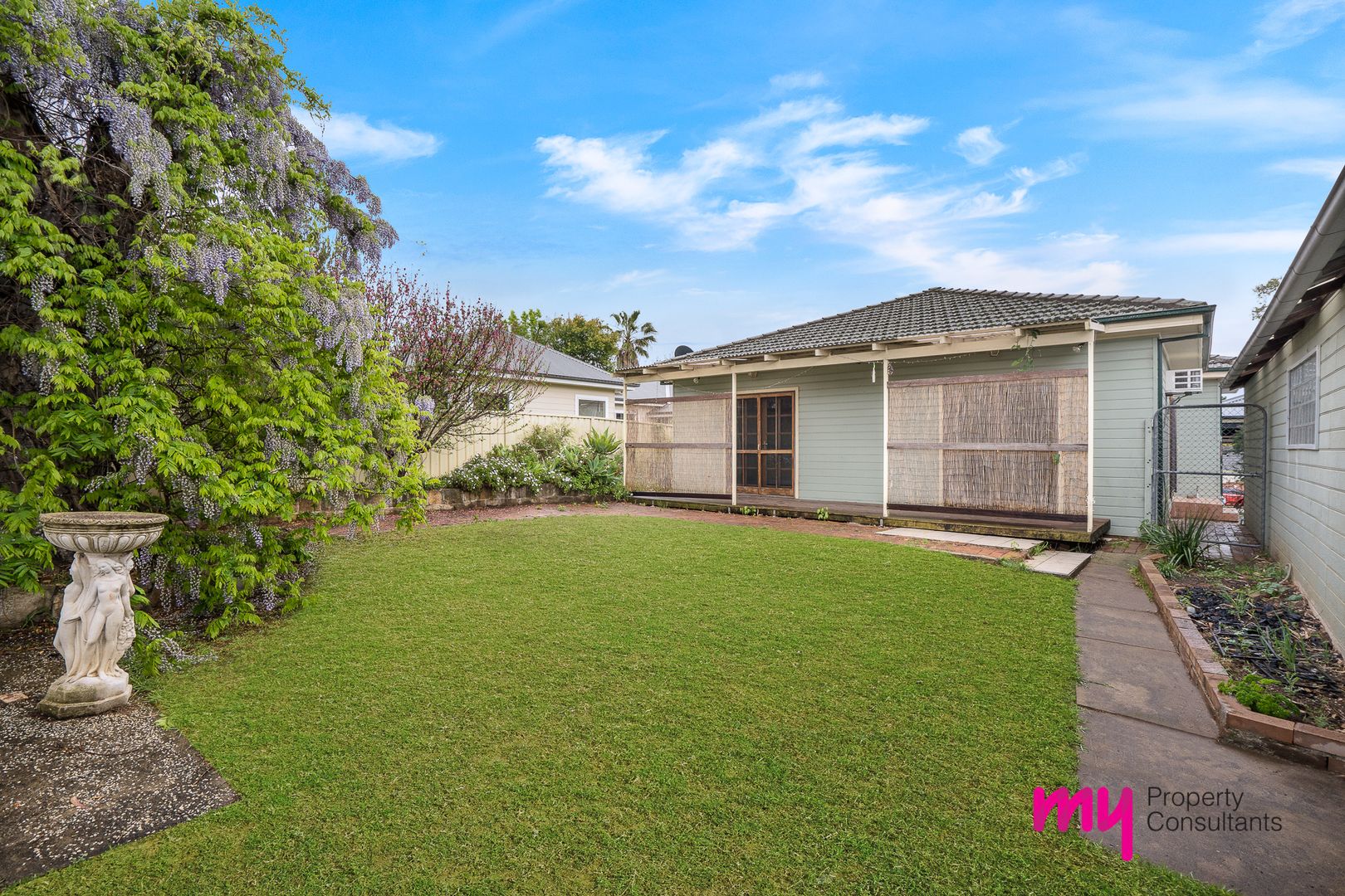 26 Macquarie Avenue, Camden NSW 2570, Image 2