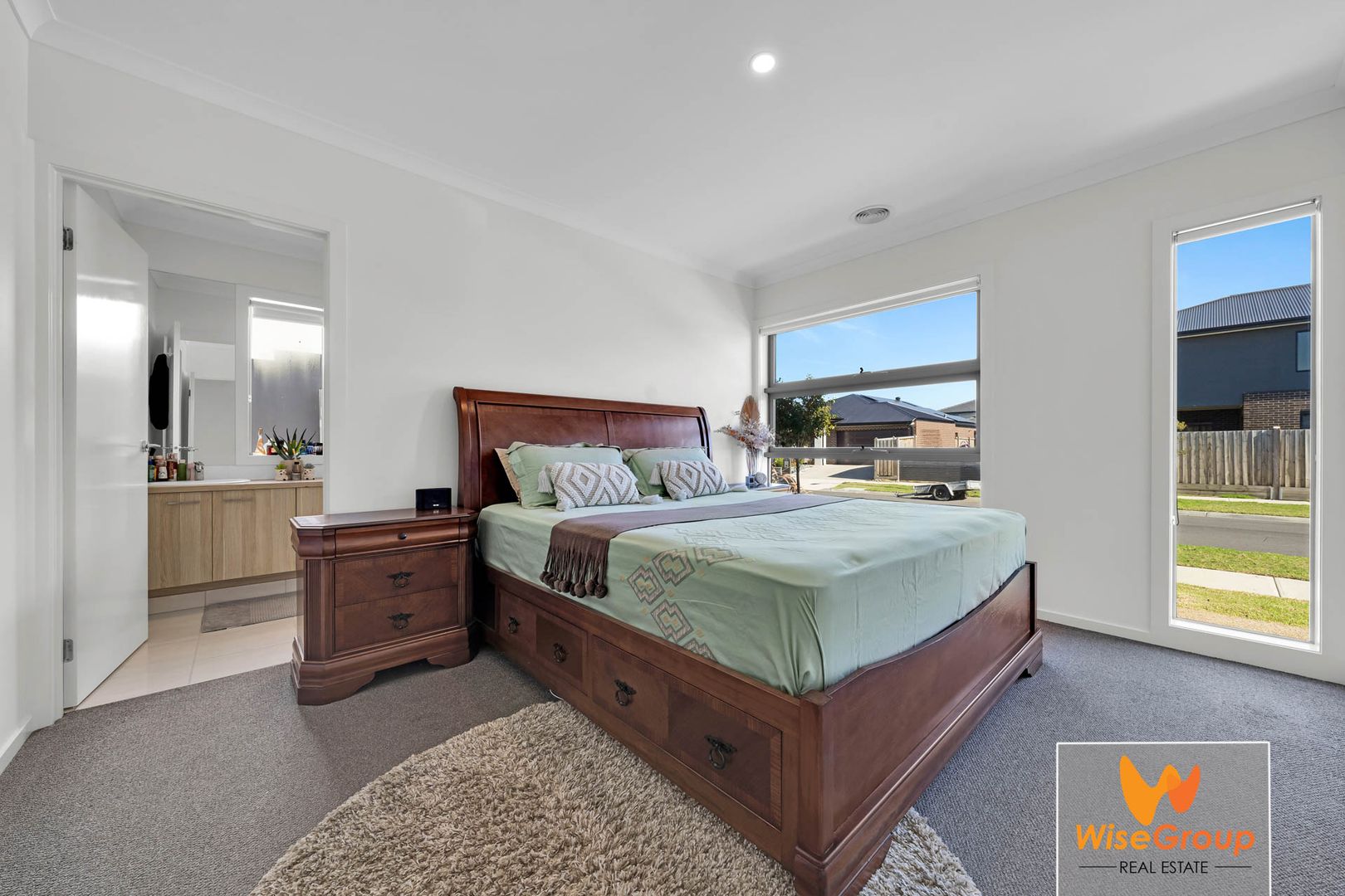 15 Lensing Street, Clyde North VIC 3978, Image 2