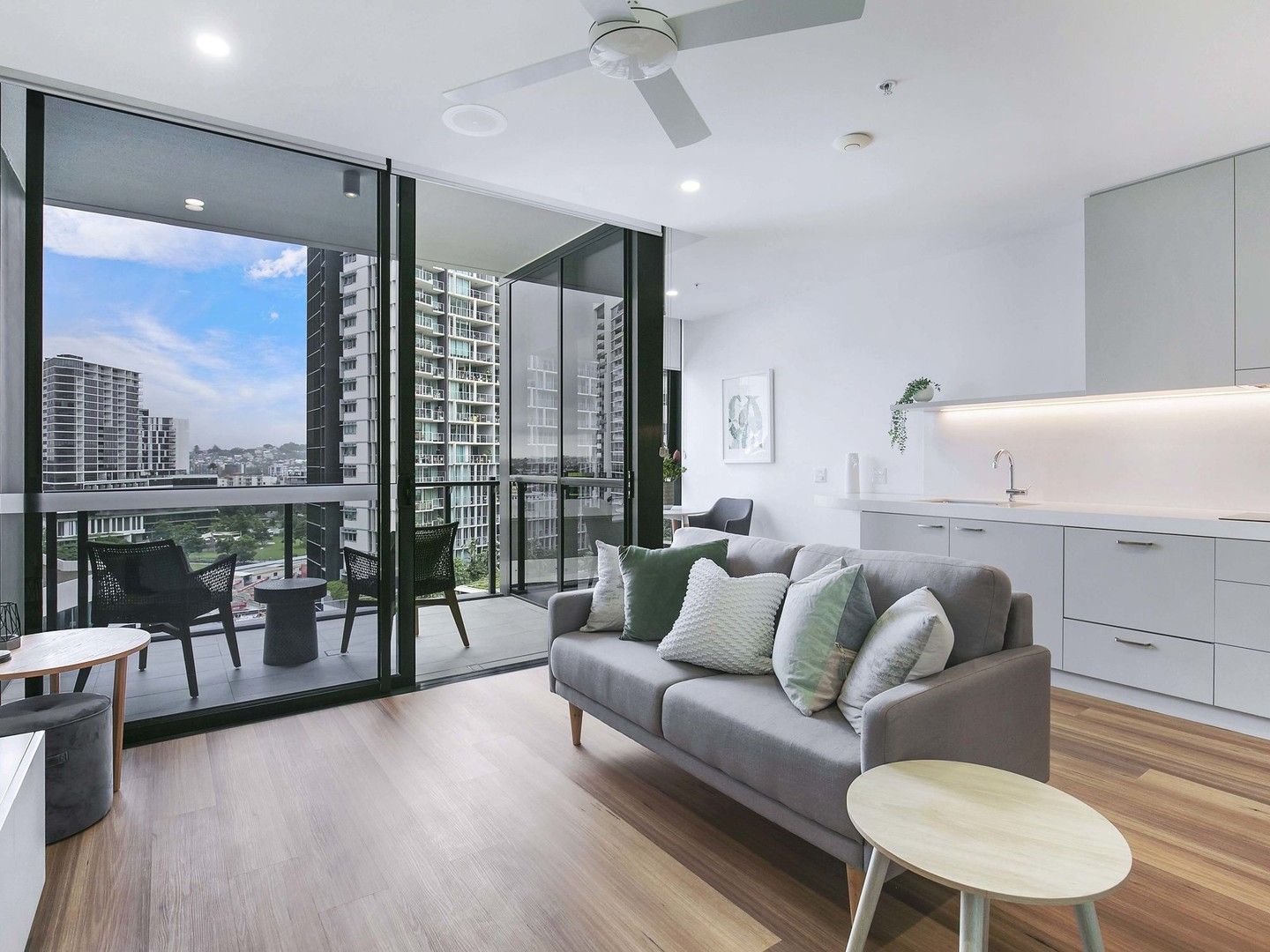 1 bedrooms Unknown in 908/50 Longland Street NEWSTEAD QLD, 4006