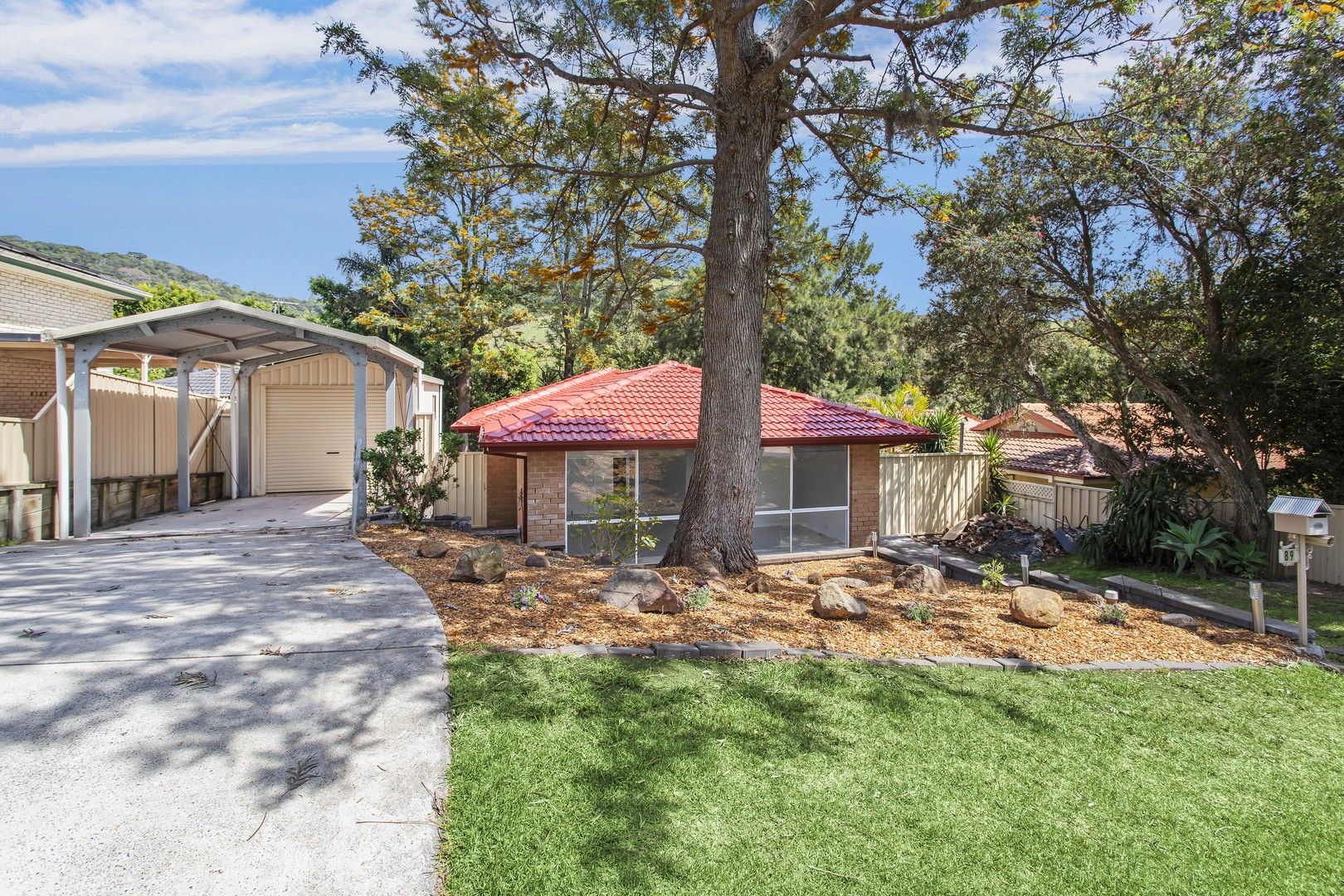 4 bedrooms House in 89 HIllview Circuit KIAMA NSW, 2533