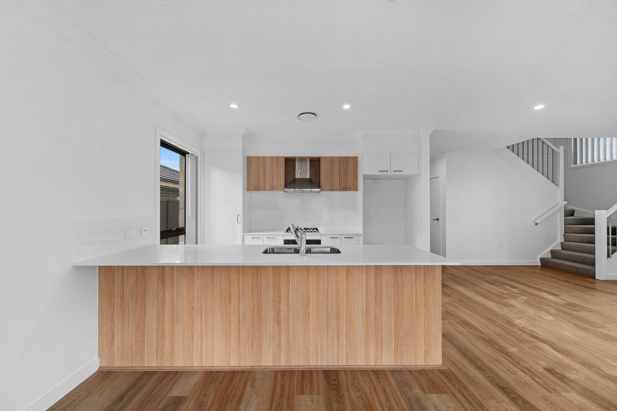 5 bedrooms House in 23 Burton Road GREGORY HILLS NSW, 2557