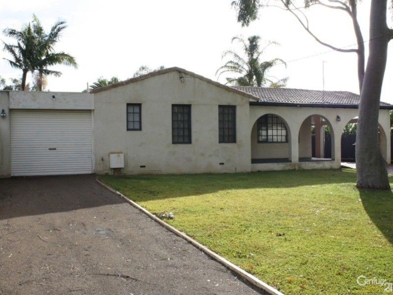 4 bedrooms House in 42 Valentine Way AUSTRALIND WA, 6233