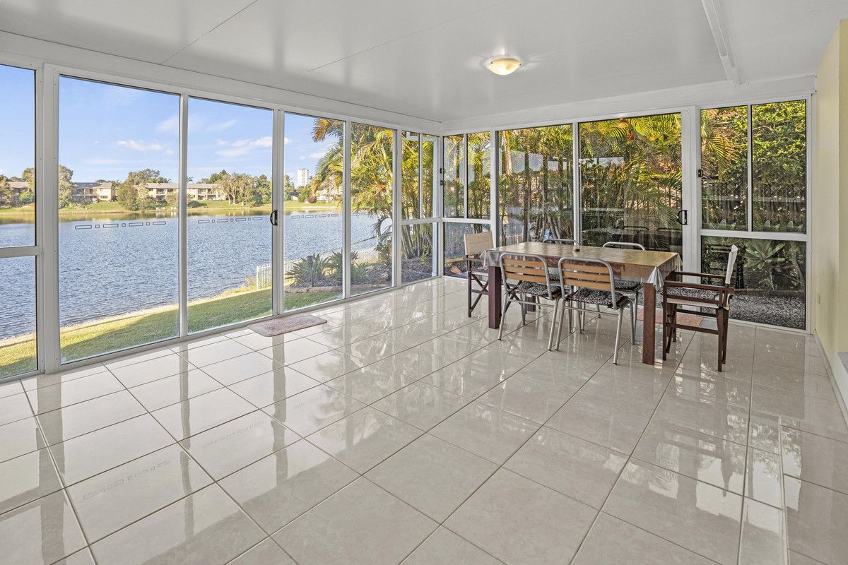 44 Galeen Drive, Burleigh Waters QLD 4220, Image 2