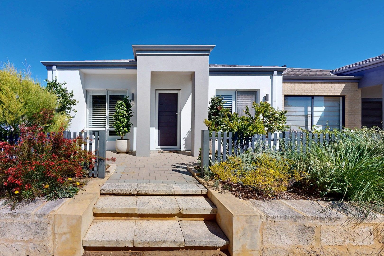 3 bedrooms House in 4 Alford Way ALKIMOS WA, 6038