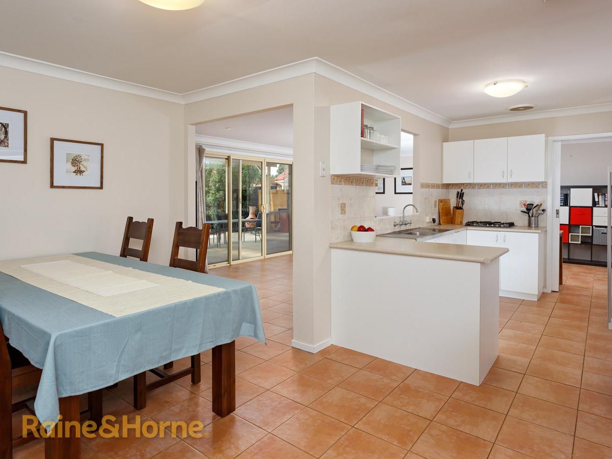 2 Langi Crescent, Glenfield Park NSW 2650, Image 2