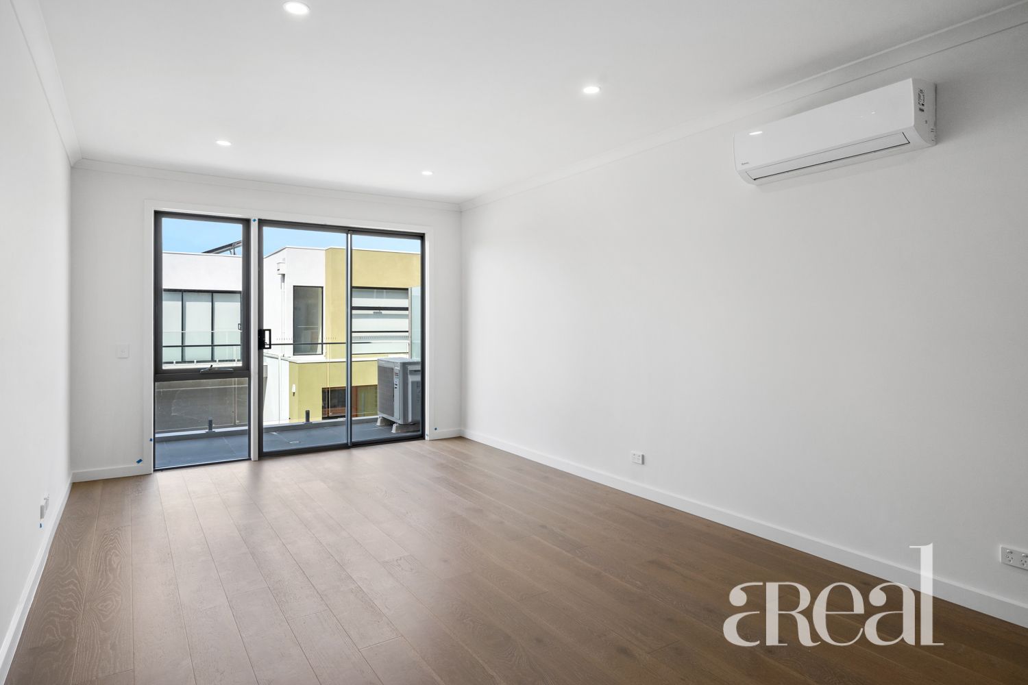 3 bedrooms House in 11 Ryegrass Close BUNDOORA VIC, 3083