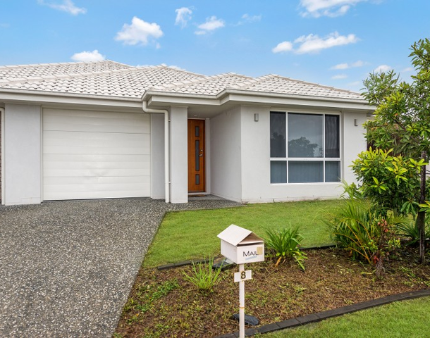 1/8 Hazel Street, Pimpama QLD 4209