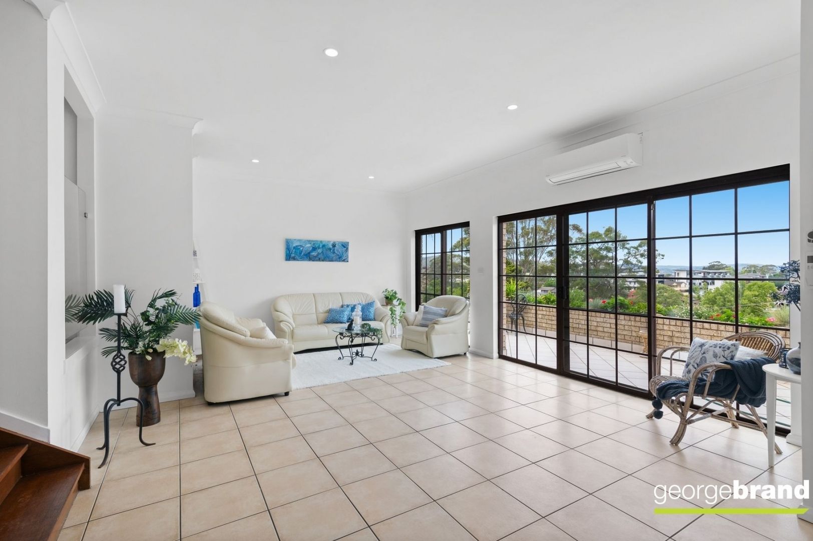 1/1 Joseph Lloyd Close, Gosford NSW 2250, Image 2