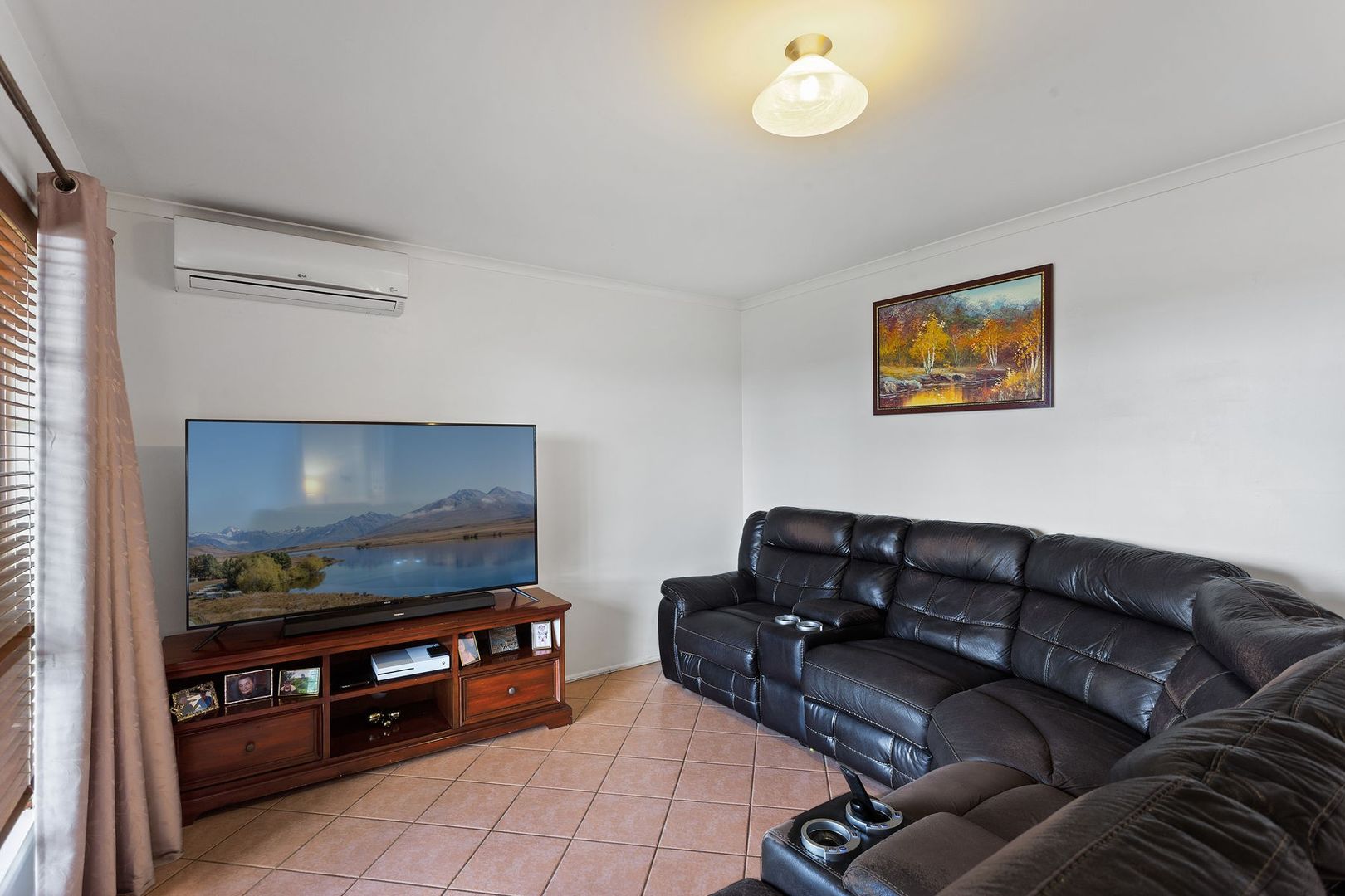 7 Maison Court, Wilsonton Heights QLD 4350, Image 2