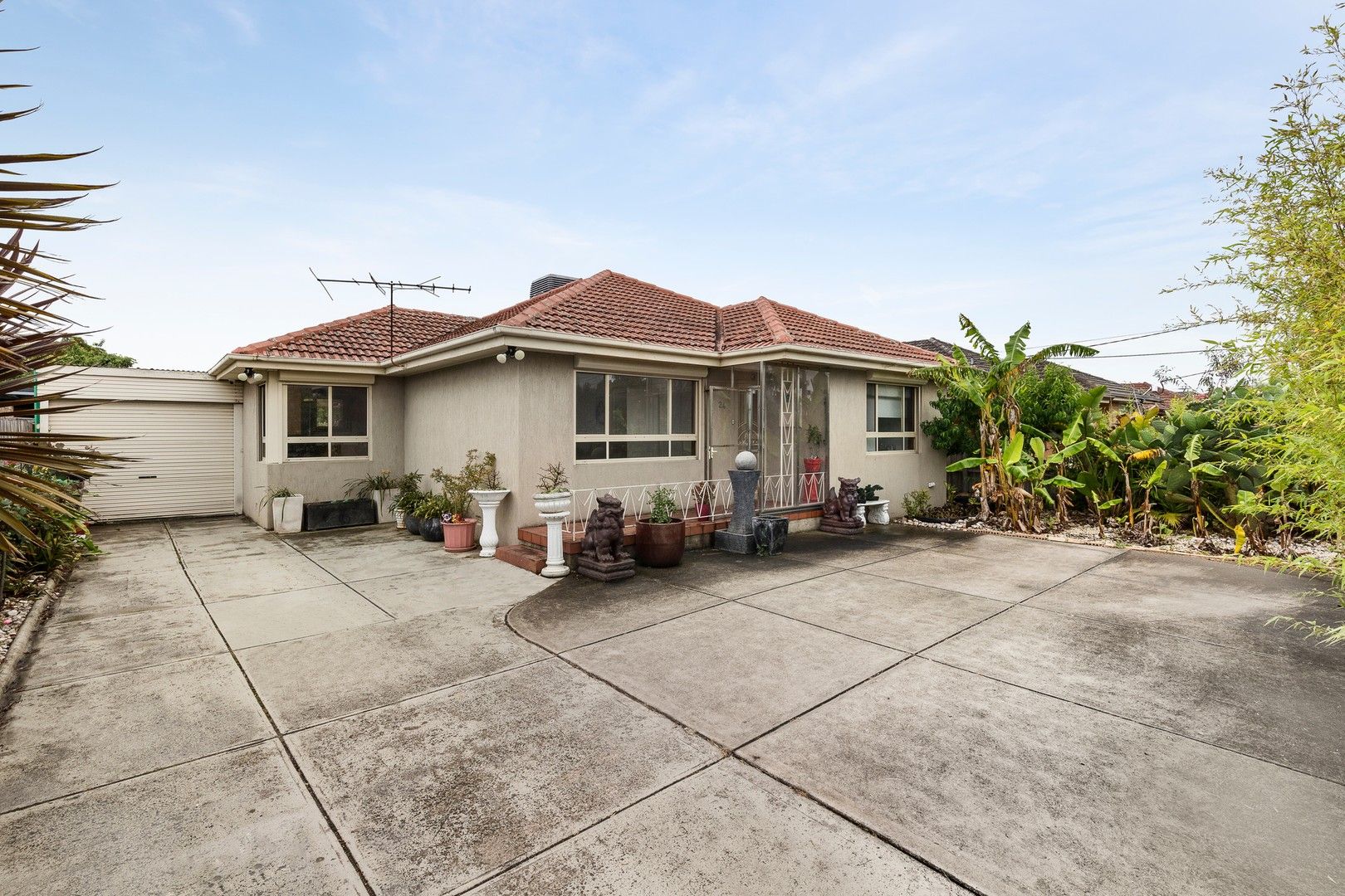 4 bedrooms House in 24 Denys Street FAWKNER VIC, 3060