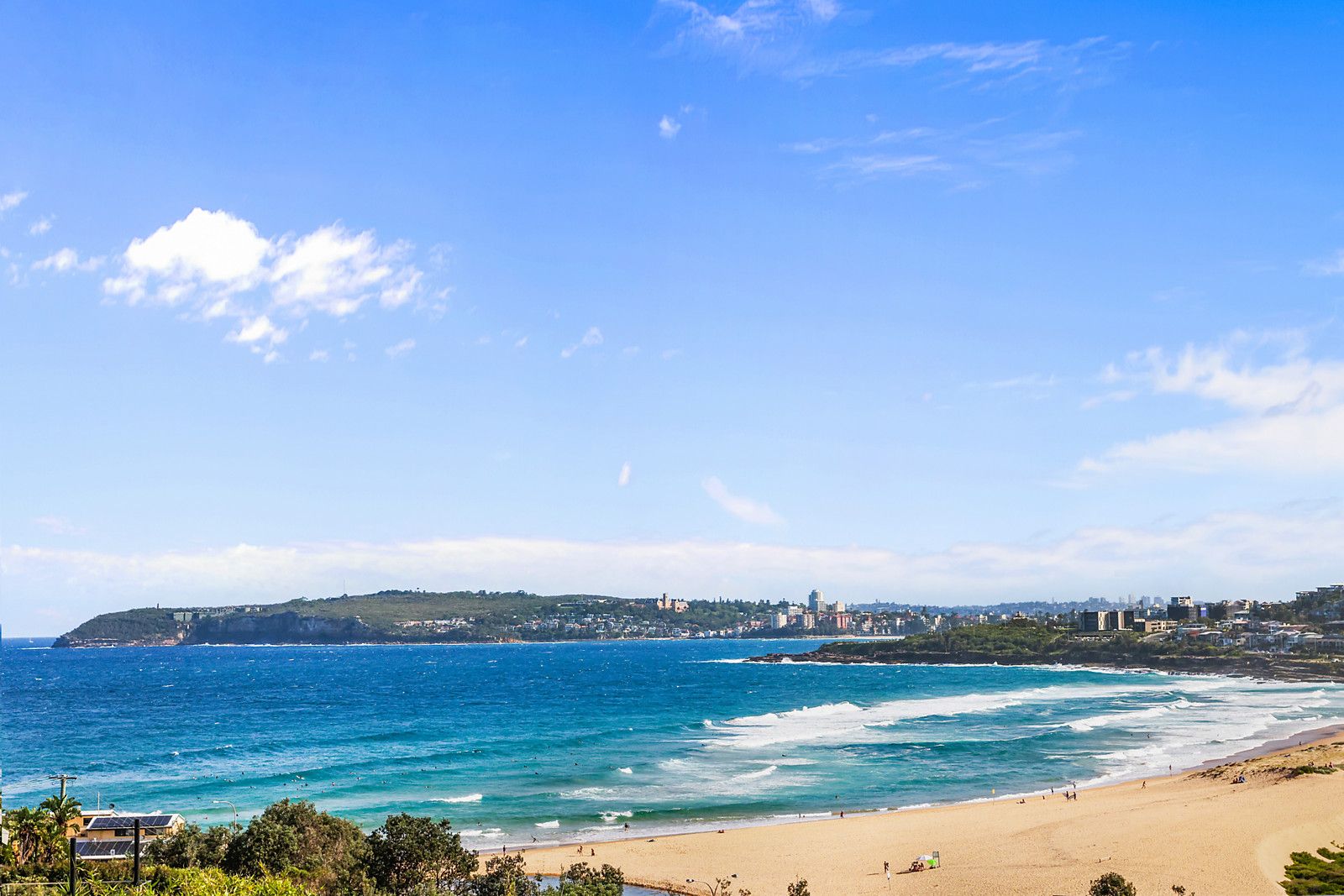 5 bedrooms House in 18 Taylor Street NORTH CURL CURL NSW, 2099