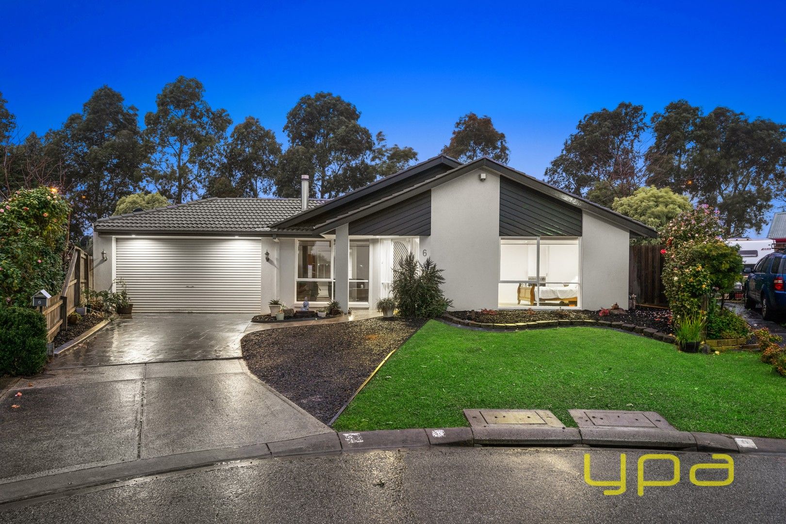 4 bedrooms House in 6 Blue Jay Court NARRE WARREN SOUTH VIC, 3805