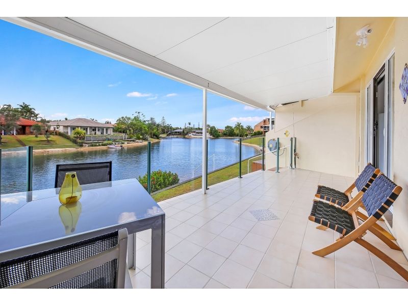 7/8 Dunlop Court, Mermaid Waters QLD 4218