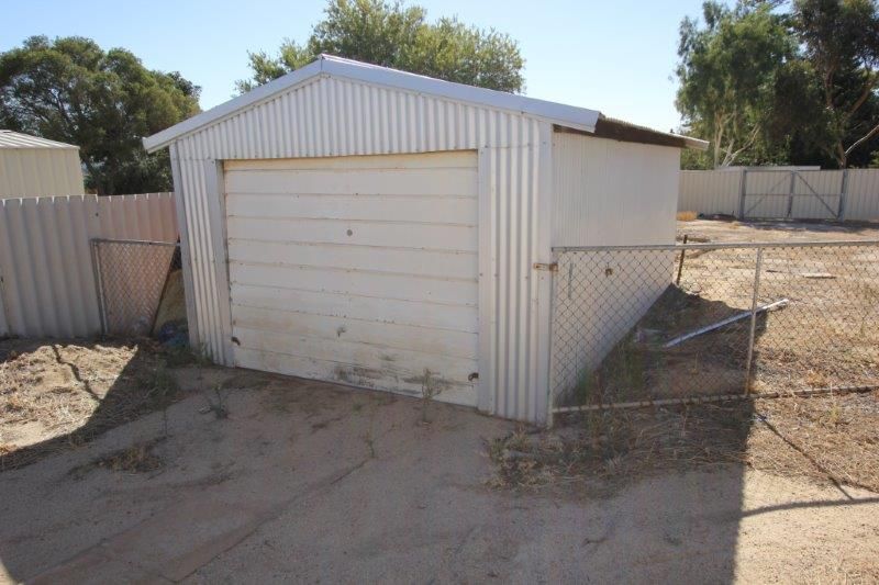 20 Cunningham Street, Merredin WA 6415, Image 2