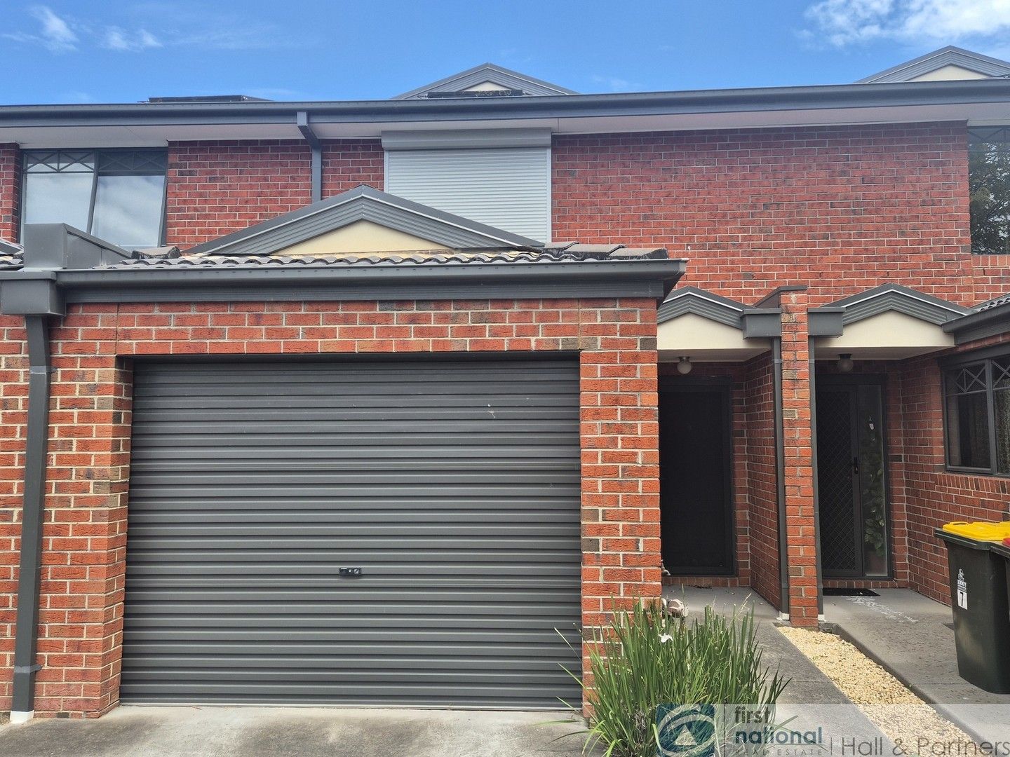 2 bedrooms Townhouse in 8a/3 Baileyana Drive ENDEAVOUR HILLS VIC, 3802