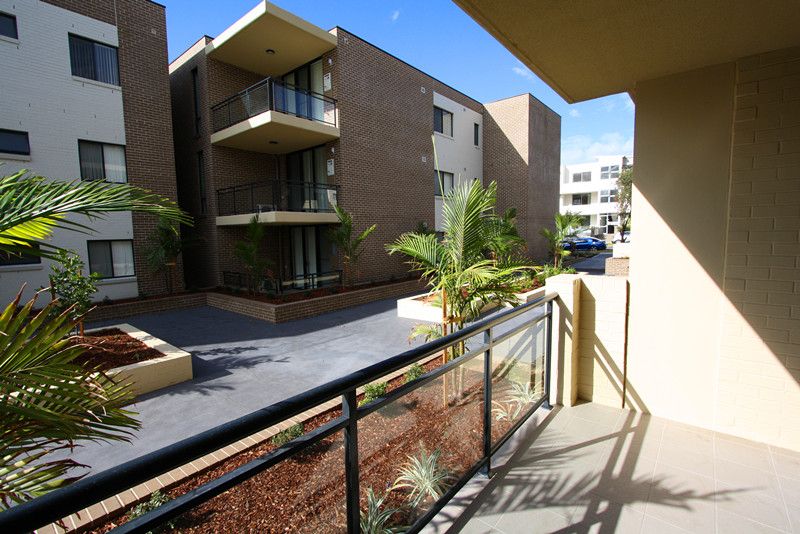 2 bedrooms Apartment / Unit / Flat in 4/47-53 Lydbrook St WESTMEAD NSW, 2145