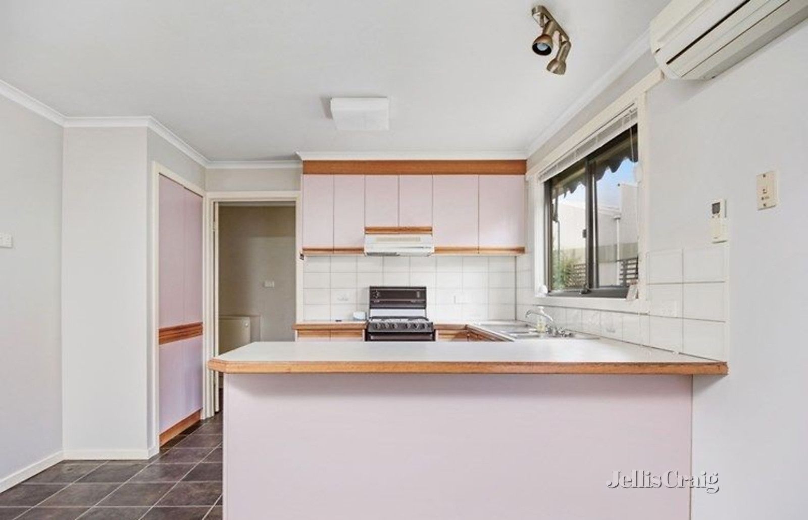 801 Howard Street, Soldiers Hill VIC 3350, Image 2