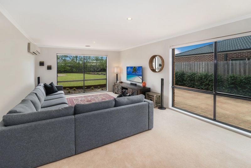 9 Kensei Court, New Gisborne VIC 3438, Image 2