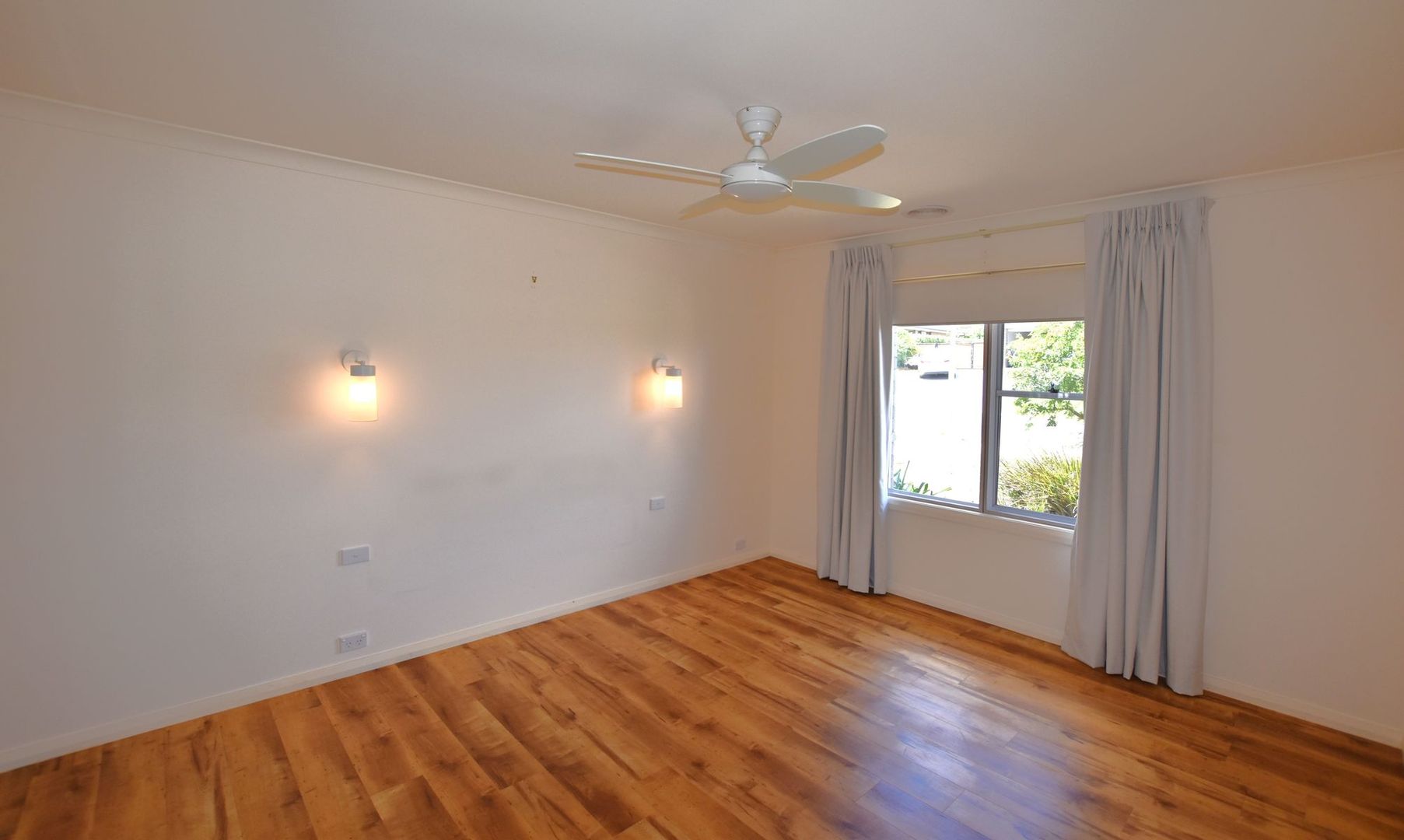 16 Colls Close, Yass NSW 2582 House For Rent 585 Domain