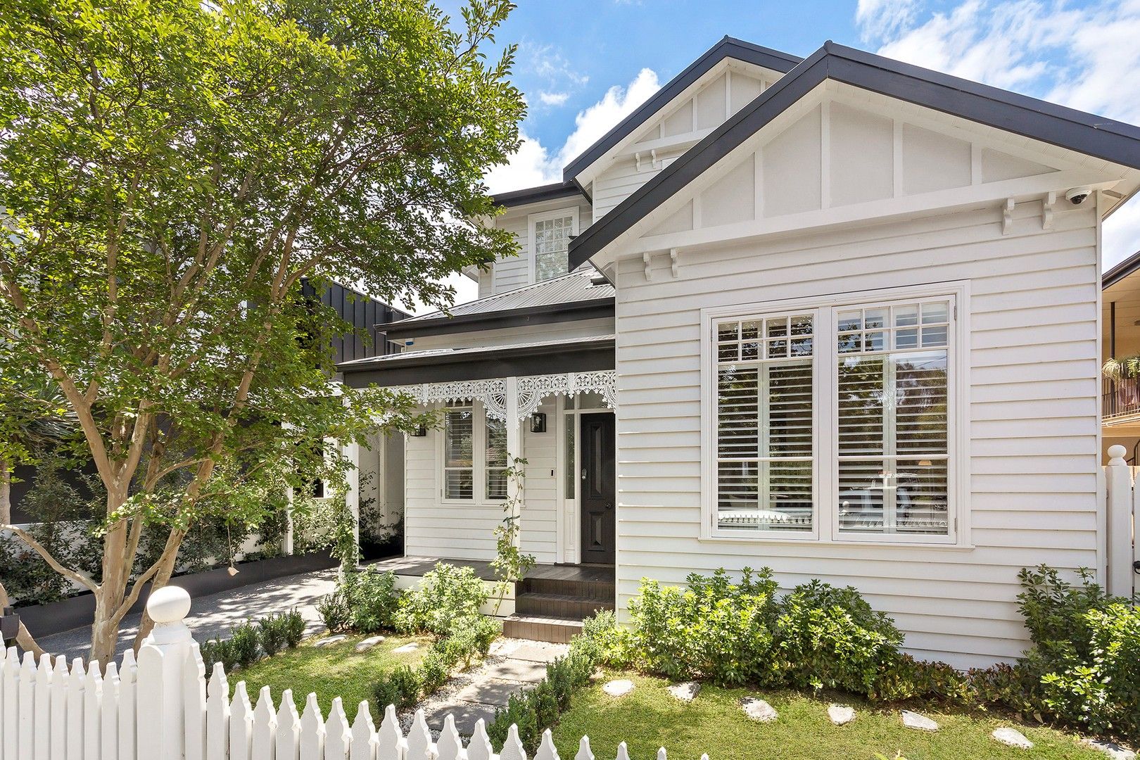 4 bedrooms House in 21 Foam Street ELWOOD VIC, 3184