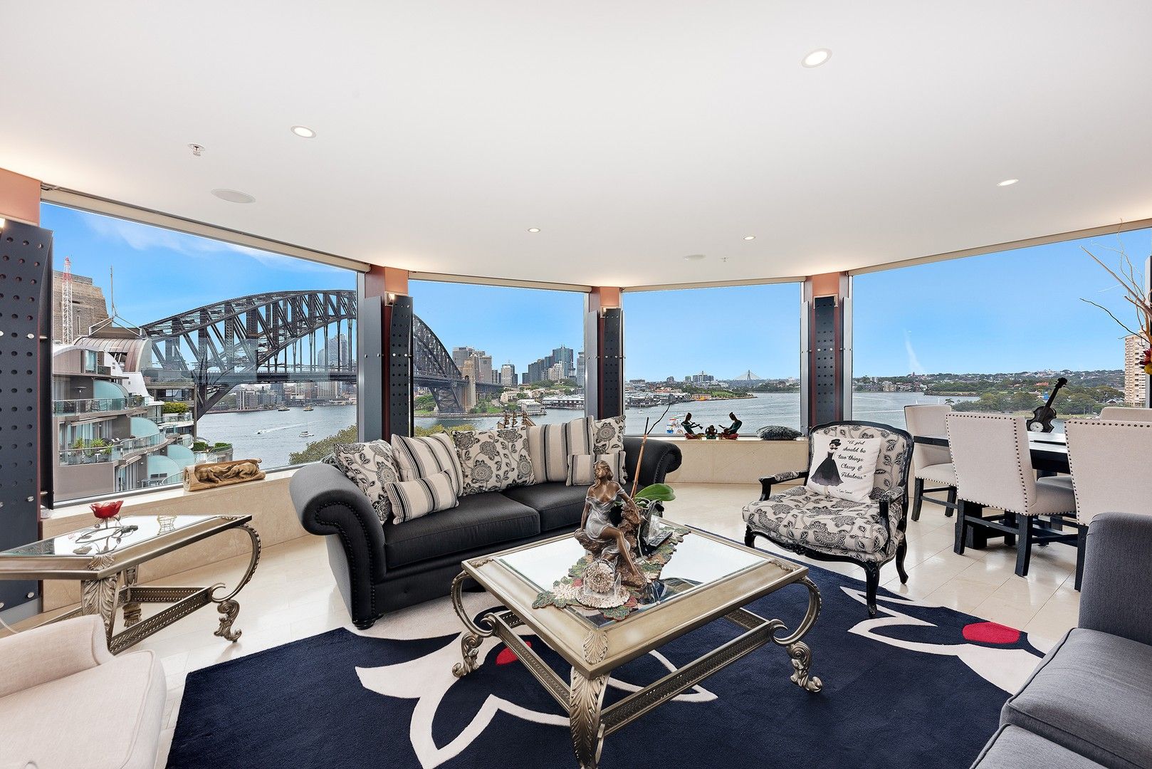 3 bedrooms Apartment / Unit / Flat in 701/2 Dind Street MILSONS POINT NSW, 2061