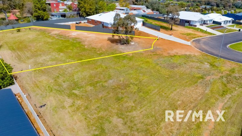 33 Hayes Crescent, Junee NSW 2663, Image 2