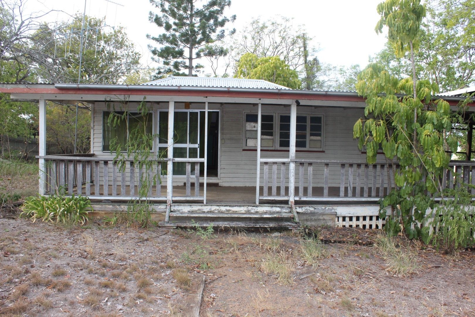 4 Stockman Street, Eidsvold QLD 4627, Image 2