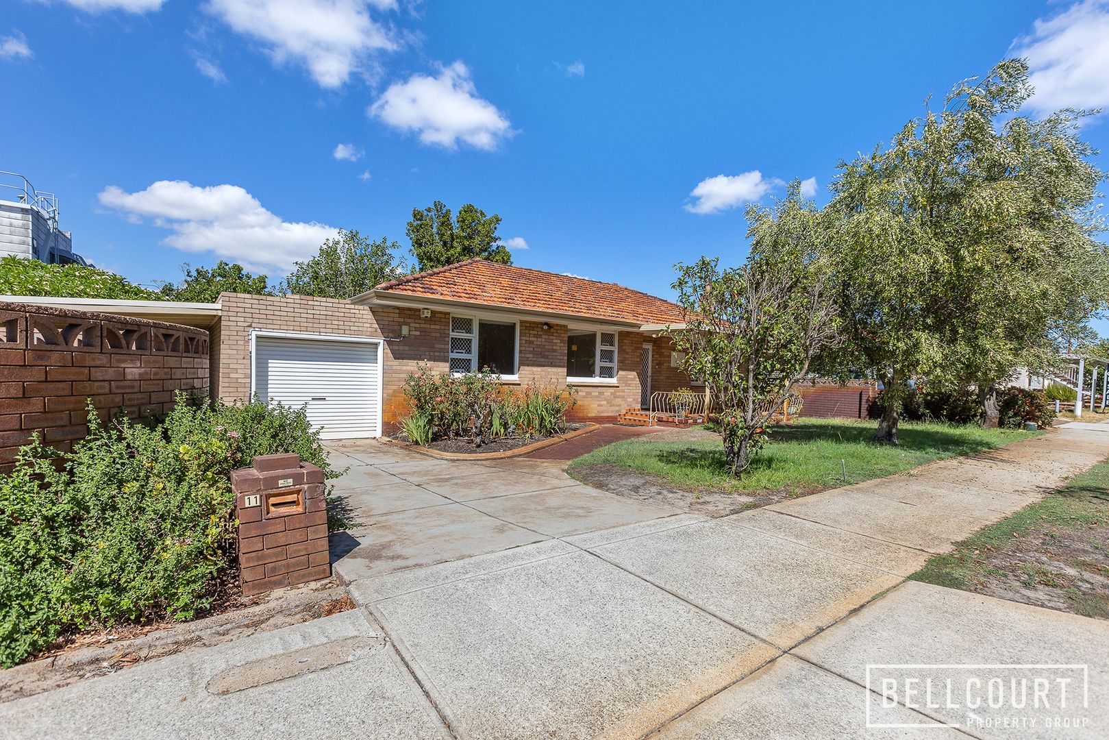 11 Henley Street, Com Property History & Address Research Domain