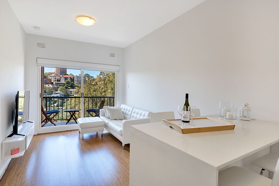 2 bedrooms Apartment / Unit / Flat in 3/5 Kareela Road CREMORNE POINT NSW, 2090
