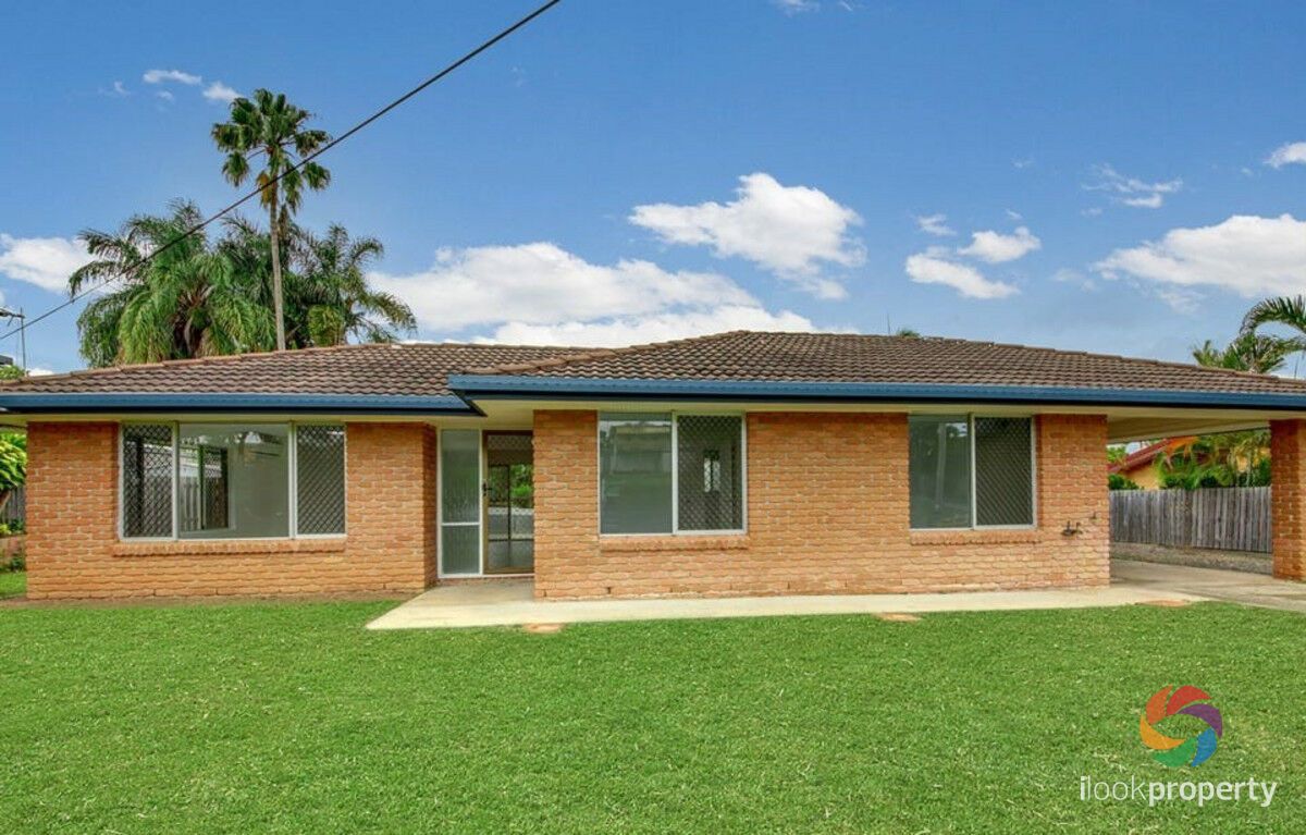 3 bedrooms House in 72 Malpas Street BOYNE ISLAND QLD, 4680