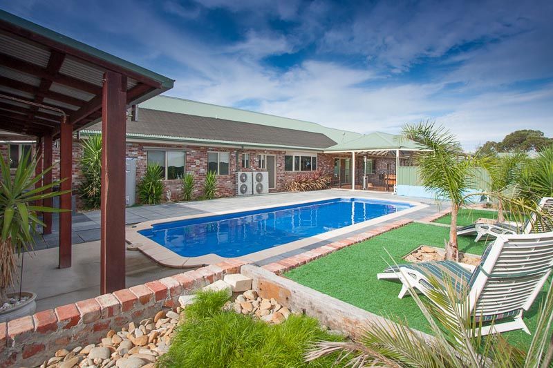 4 Carbine Court, TOOLERN VALE VIC 3337, Image 0