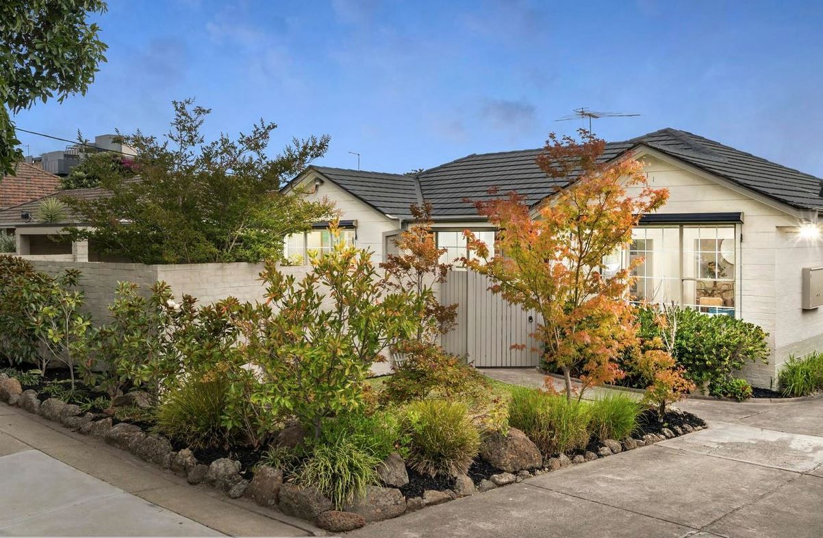 1/8 Lithgow Street, Glen Iris Property History & Address Research