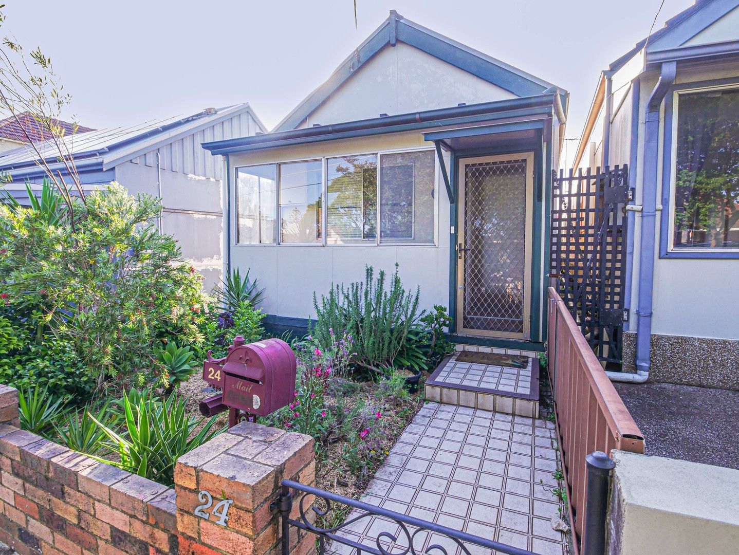 2 bedrooms House in 24 Neville Street MARRICKVILLE NSW, 2204