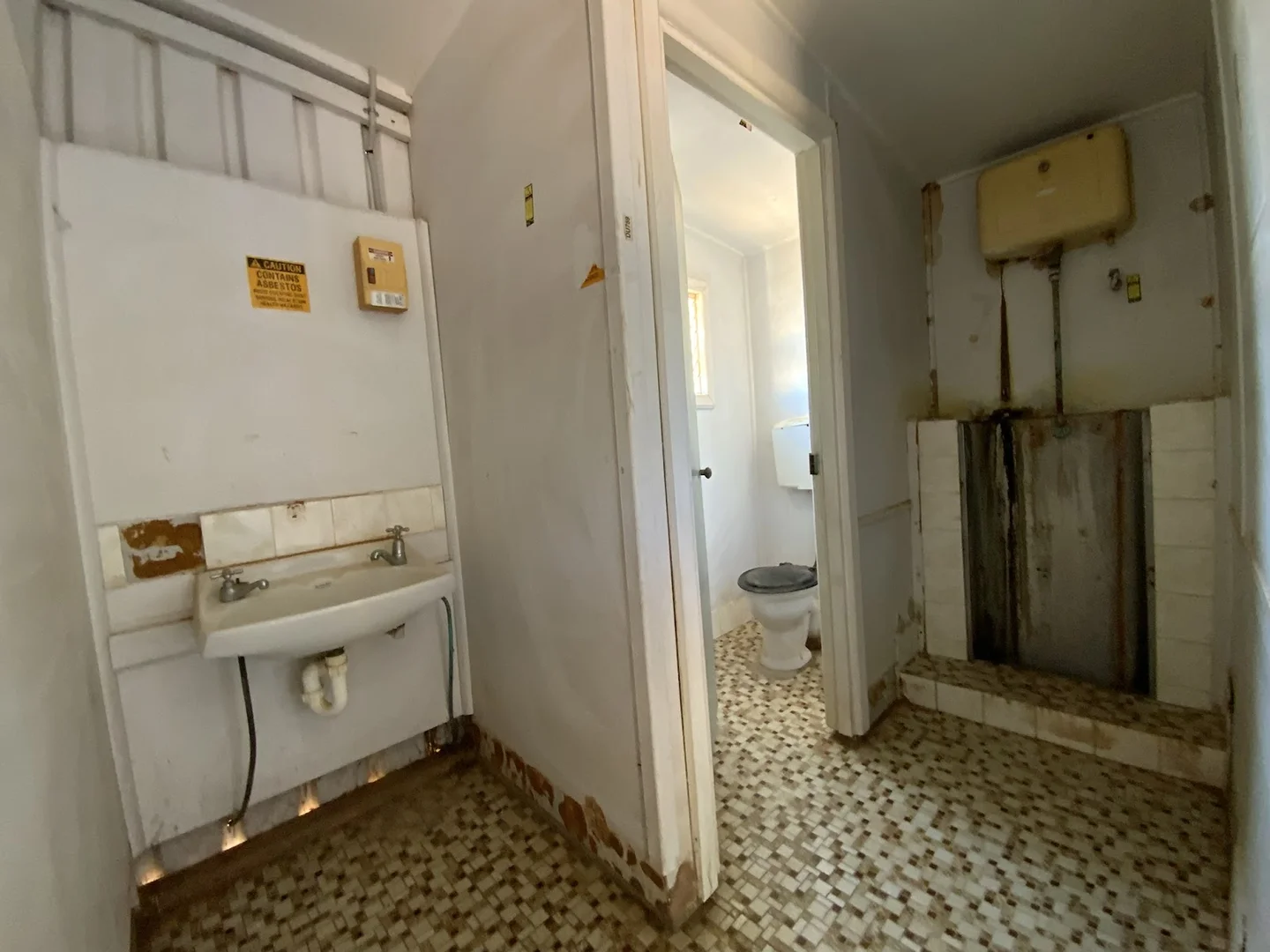 Additional image 32 of 48 - 50 Molesworth Street, Hillston NSW 2675