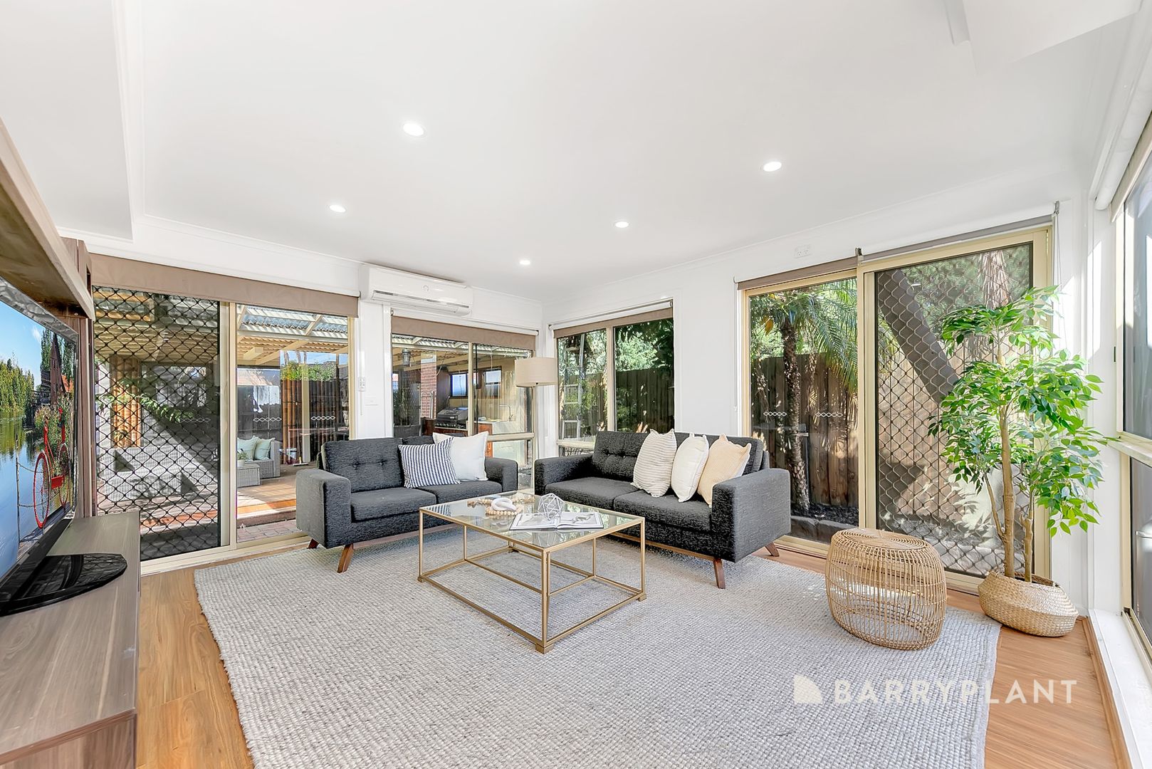 11 Tatlow Drive, Epping VIC 3076, Image 2