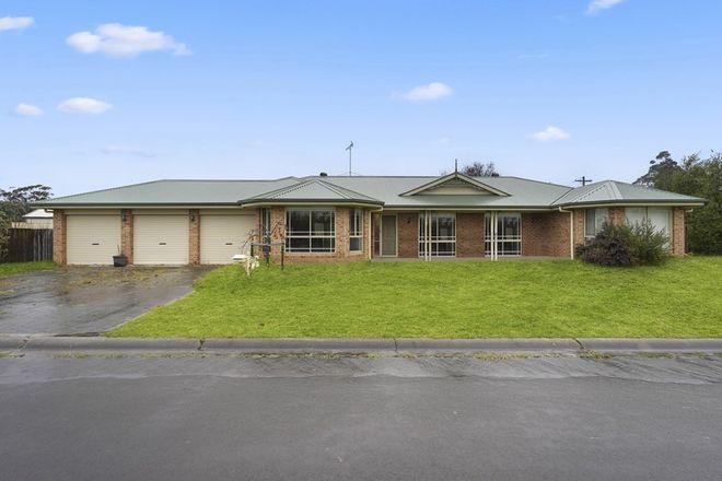 Picture of 2 Sharnee Close, HILL TOP NSW 2575