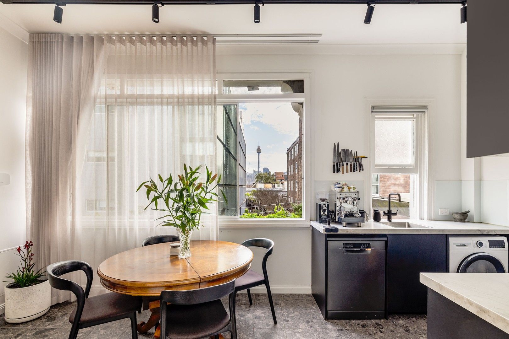 2 bedrooms Apartment / Unit / Flat in 20/133 Macleay Street POTTS POINT NSW, 2011