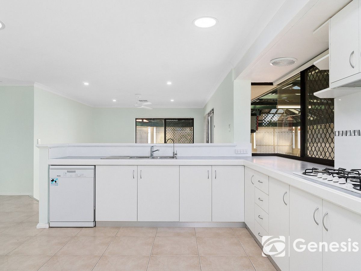 33 Stradbroke Place, Ballajura WA 6066, Image 2