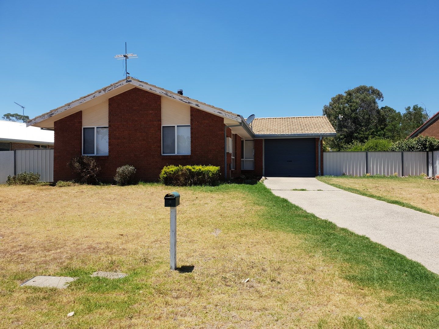 4 Dale Crescent, Armidale NSW 2350, Image 0