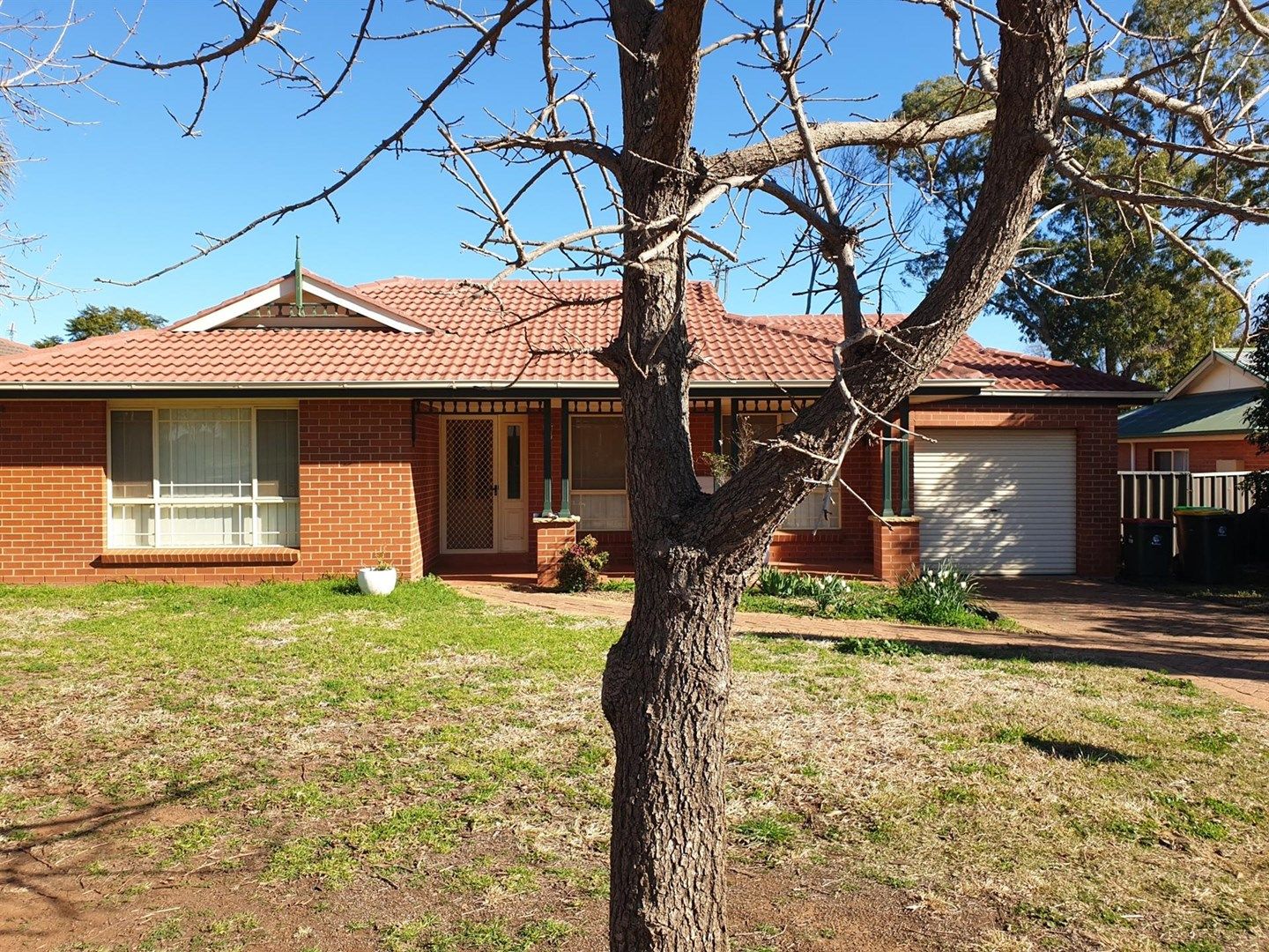 3 bedrooms House in 99 Websdale Drive DUBBO NSW, 2830