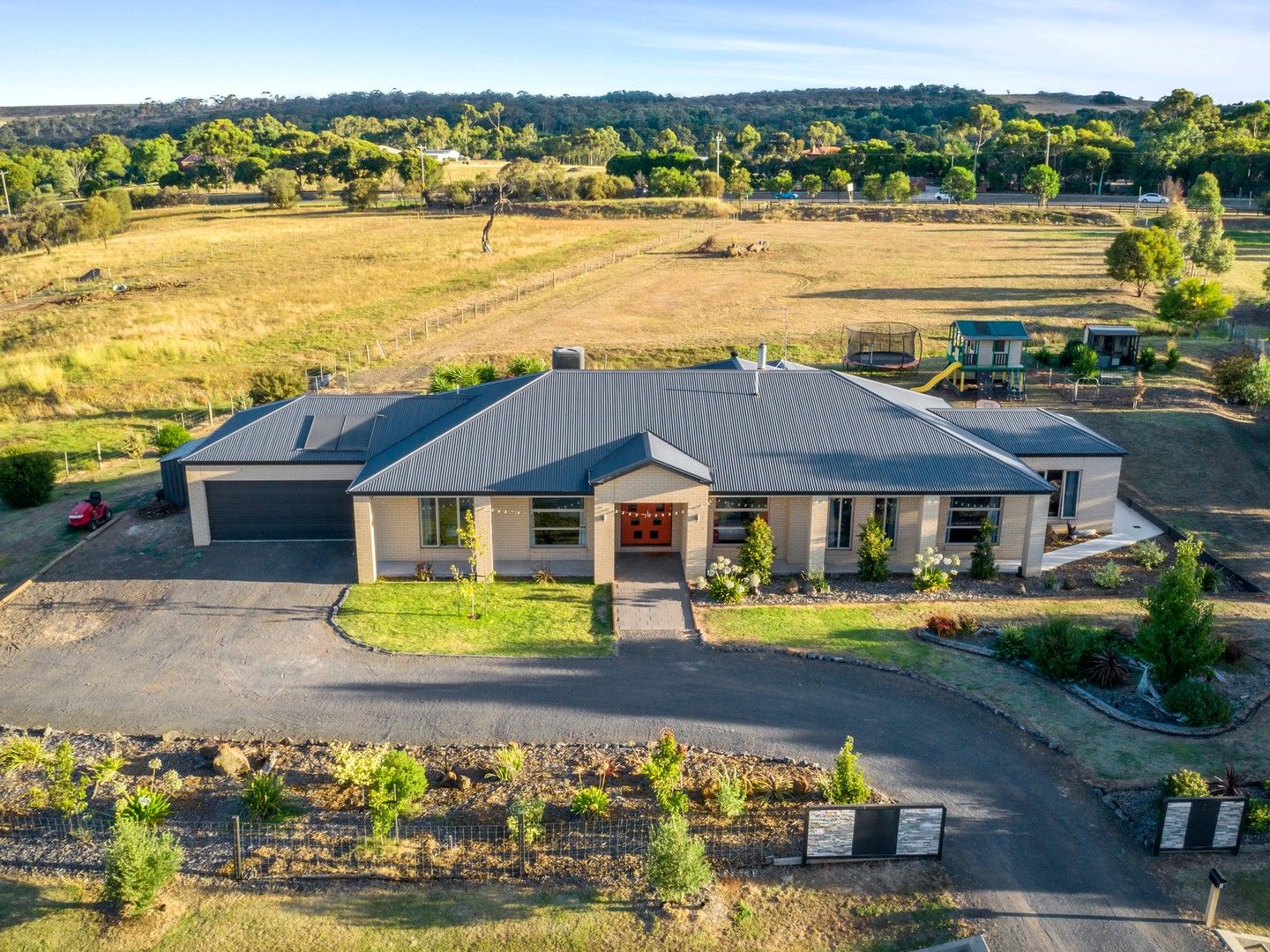 8 Cobblestone Road, Batesford VIC 3213, Image 0