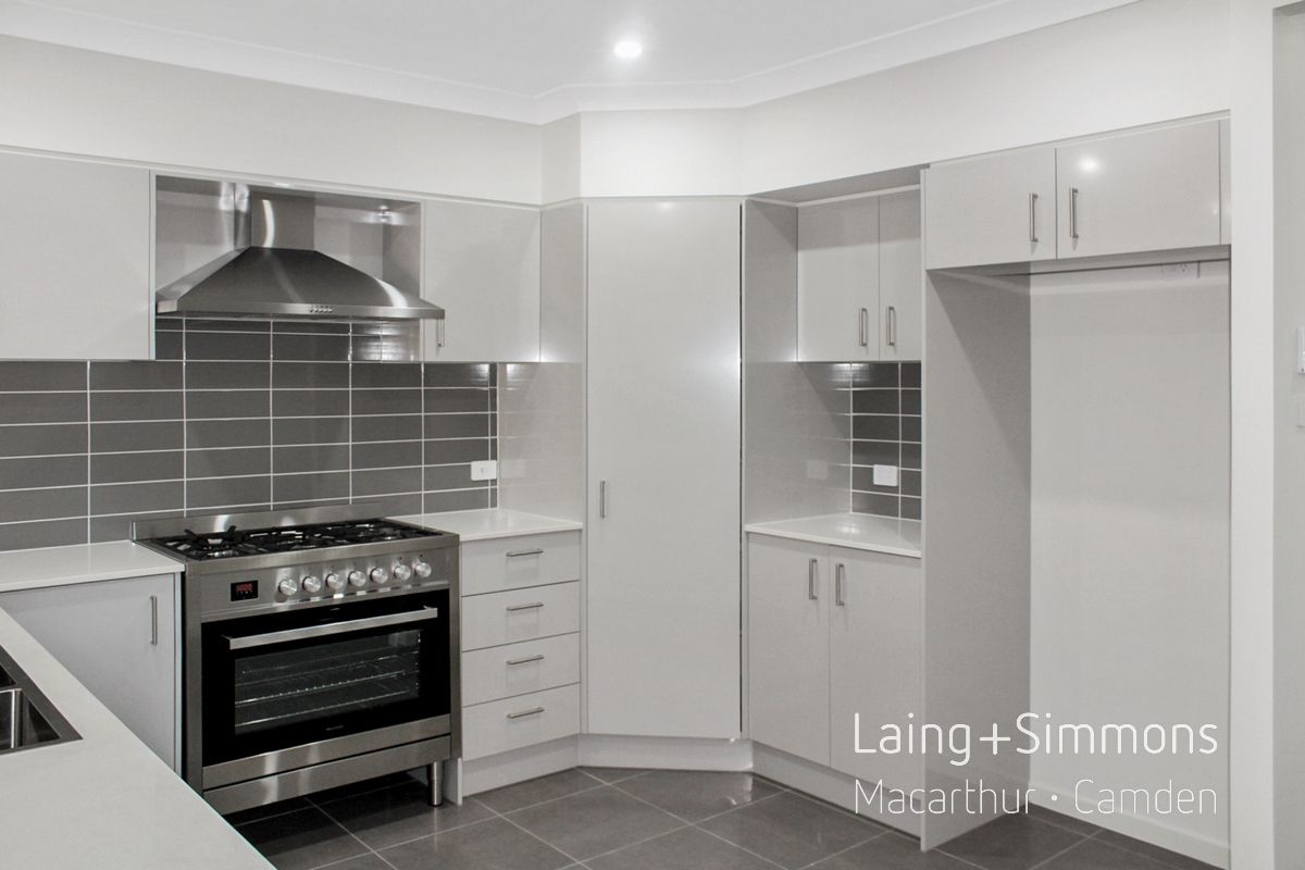 4 bedrooms House in 88B Ingall Loop CATHERINE FIELD NSW, 2557