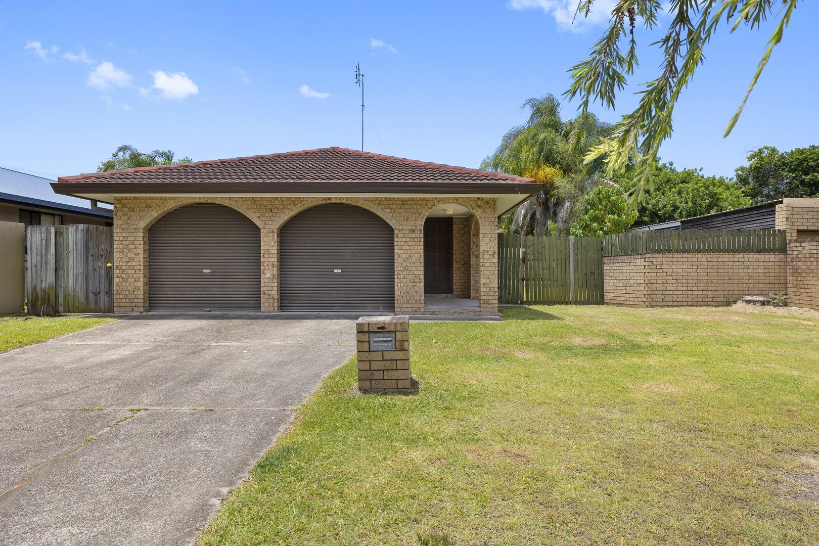 17 Parasol Street, Ashmore QLD 4214 - House For Rent - $860 | Domain