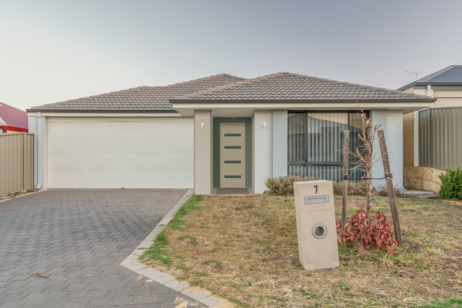 4 bedrooms House in 7 Strood Court WELLARD WA, 6170