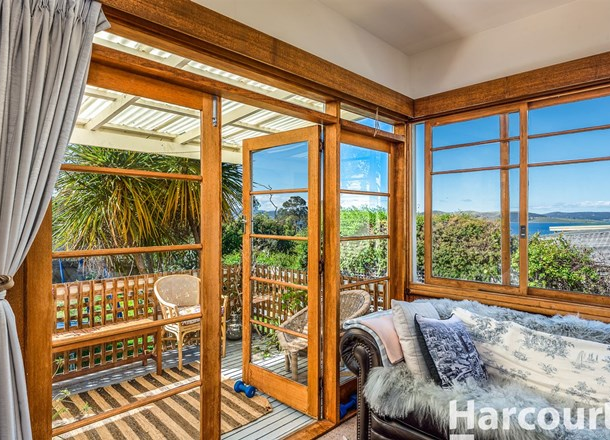 6 Winmarleigh Avenue, Taroona TAS 7053