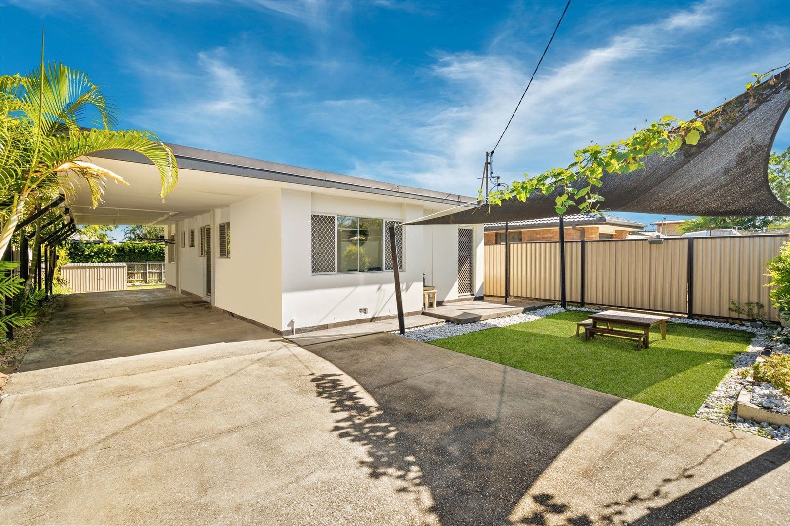 16 Medika Street, Runaway Bay QLD 4216, Image 0